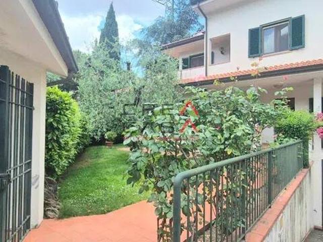 Villa Indipendente in vendita a Filettole, Prato