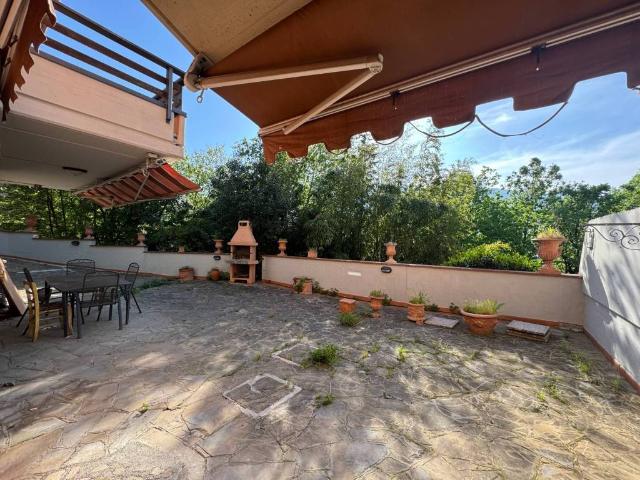 Villa Indipendente in vendita a Santa Lucia, Prato