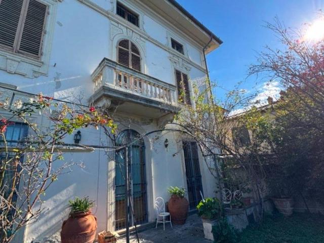 Villa Indipendente in vendita a La Pietà, Prato