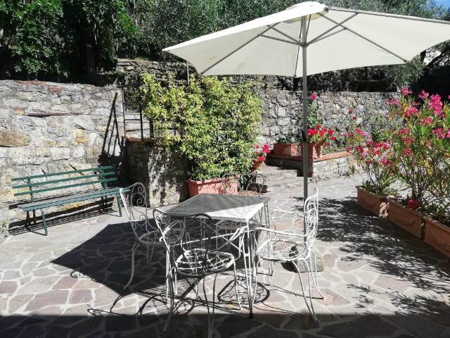 Villa Indipendente in vendita a Cerreto, Prato