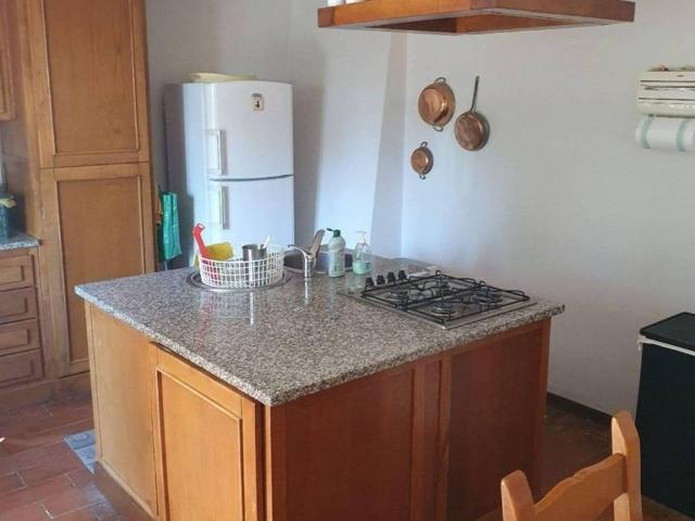 Villa Indipendente in vendita a Prato, Toscana