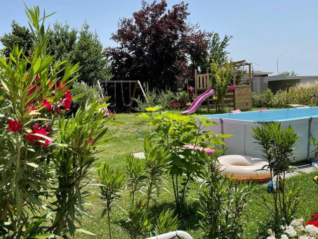 Villa Indipendente in vendita a Prato, Toscana