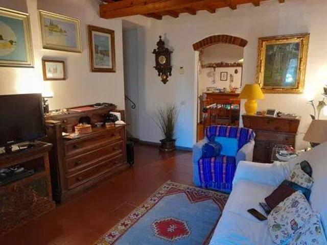Villa Indipendente in vendita a Prato, Toscana