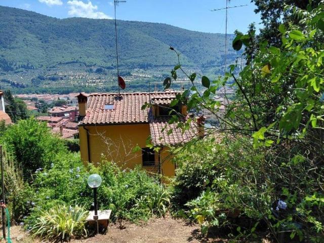 Villa Indipendente in vendita a Santa Lucia, Prato