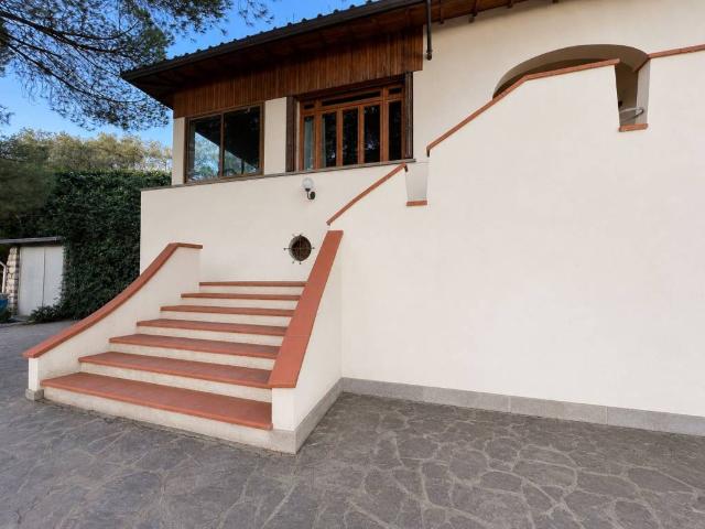 Villa Indipendente in vendita a Sant'Anna, Prato