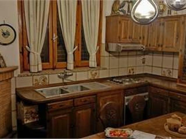 Villa Indipendente in vendita a Prato, Toscana