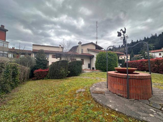 Villa Indipendente in vendita a Prato, Toscana