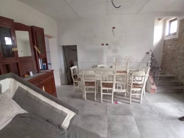 Villa Indipendente in vendita a Sant'Ippolito, Prato