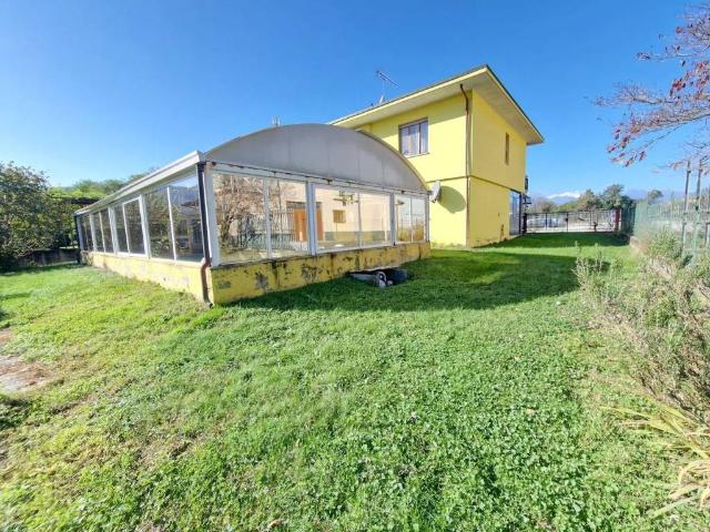 Villa Indipendente in vendita a Piemonte, Novara