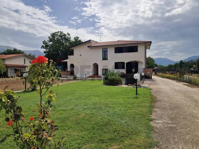 Villa Indipendente in vendita a Pratola Peligna, Abruzzo