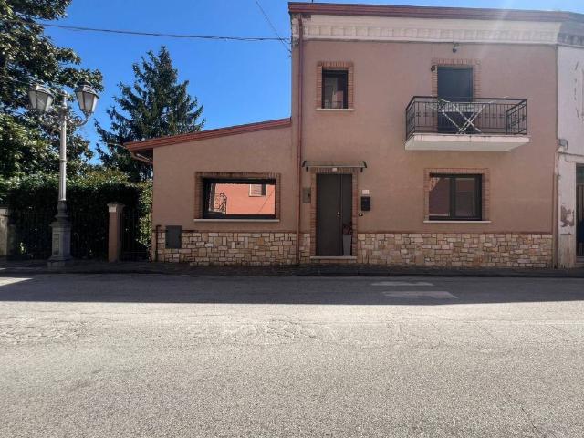 Villa Indipendente in vendita a Pratola Serra, Campania