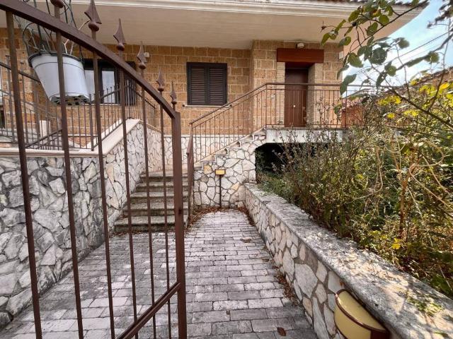 Villa Indipendente in vendita a Pratola Serra, Campania