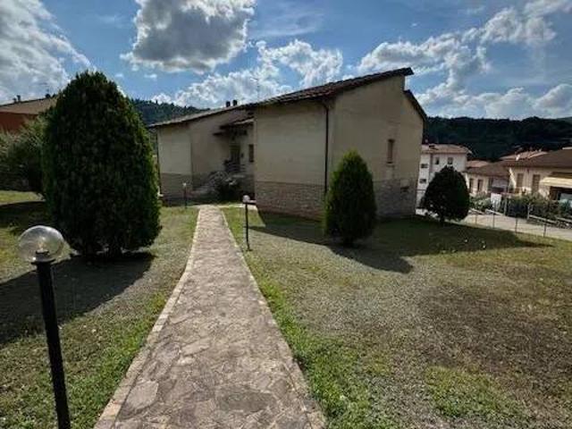 Villa Indipendente in vendita a Pratovecchio Stia, Pratovecchio