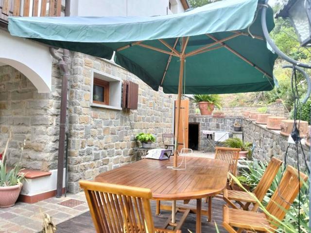 Villa Indipendente in vendita a Pratovecchio Stia, Montemignaio
