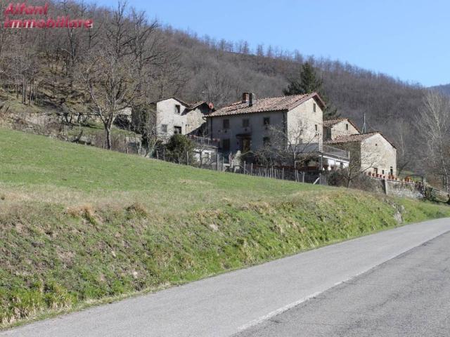 Villa Indipendente in vendita a Pratovecchio Stia, Ponte Biforco