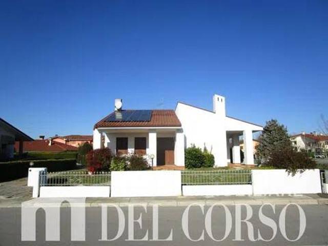 Villa Indipendente in vendita a Pravisdomini, Friuli-Venezia Giulia