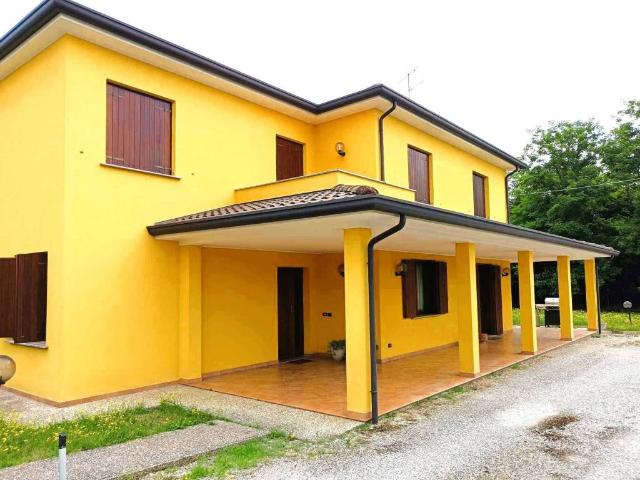 Villa Indipendente in vendita a Pravisdomini, Friuli-Venezia Giulia