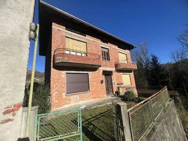 Villa Indipendente in vendita a Piemonte, Biella