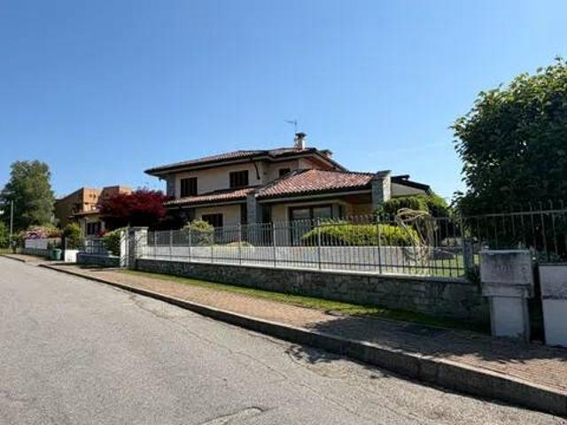 Villa Indipendente in vendita a Piemonte, Biella