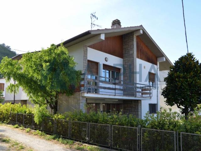 Villa Indipendente in vendita a Unione di Comuni della Romagna Forlivese, Predappio