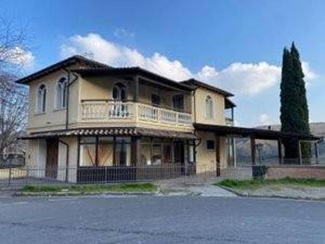 Villa Indipendente in vendita a Unione di Comuni della Romagna Forlivese, Predappio