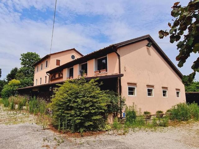 Villa Indipendente in vendita a Mogliano Veneto, Veneto