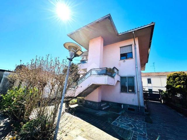 Villa Indipendente in vendita a Pregnana Milanese, Lombardia
