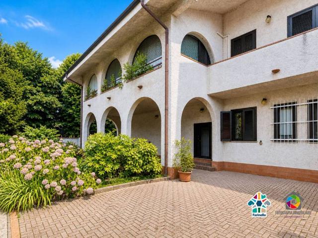 Villa Indipendente in vendita a Pregnana Milanese, Lombardia