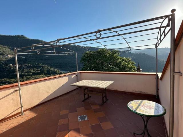 Villa Indipendente in vendita a Prelà, Liguria