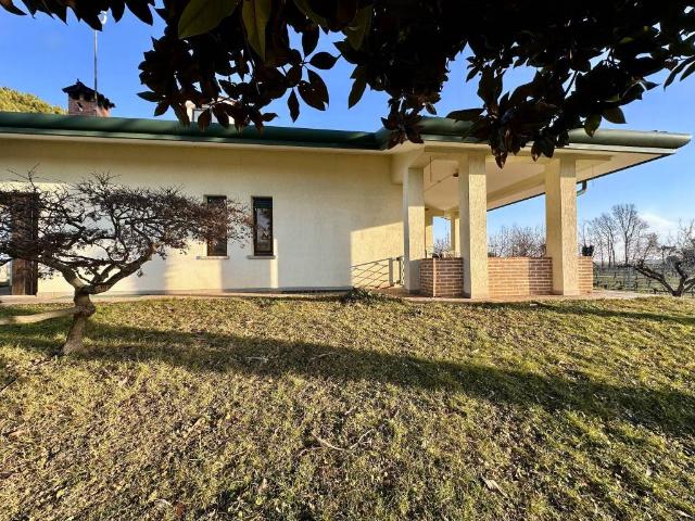 Villa Indipendente in vendita a Premariacco, Friuli-Venezia Giulia