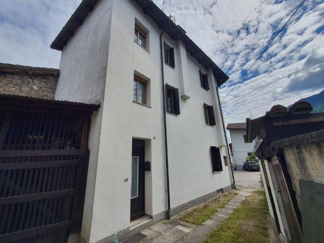 Villa Indipendente in vendita a Preone, Friuli-Venezia Giulia