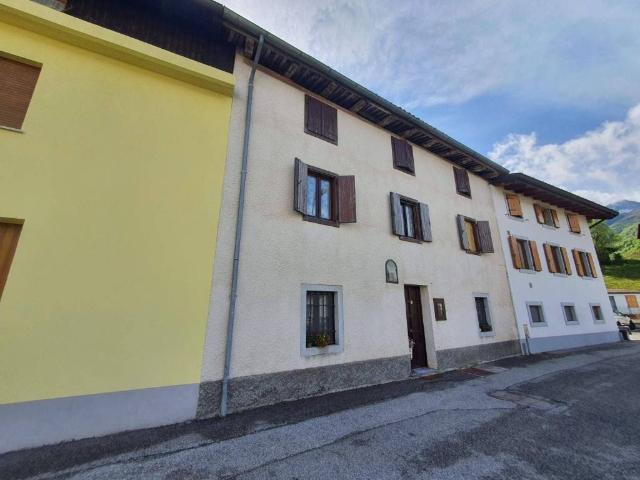Villa Indipendente in vendita a Preone, Friuli-Venezia Giulia