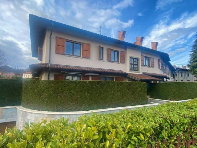 Villa Indipendente in vendita a Presezzo, Lombardia