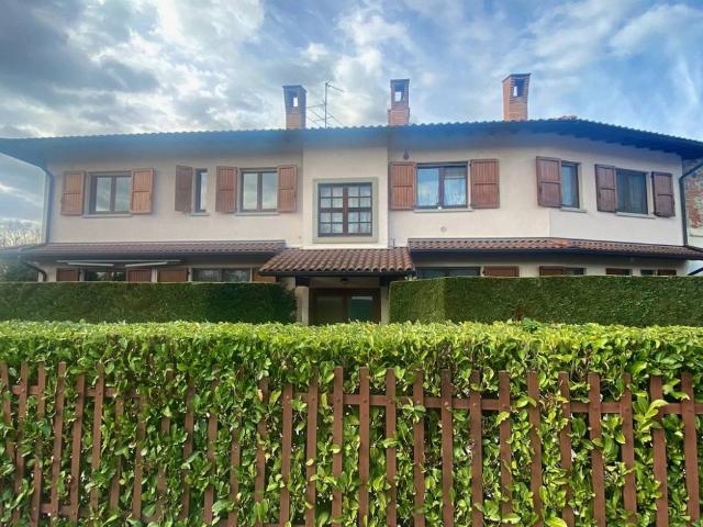 Villa Indipendente in vendita a Presezzo, Lombardia