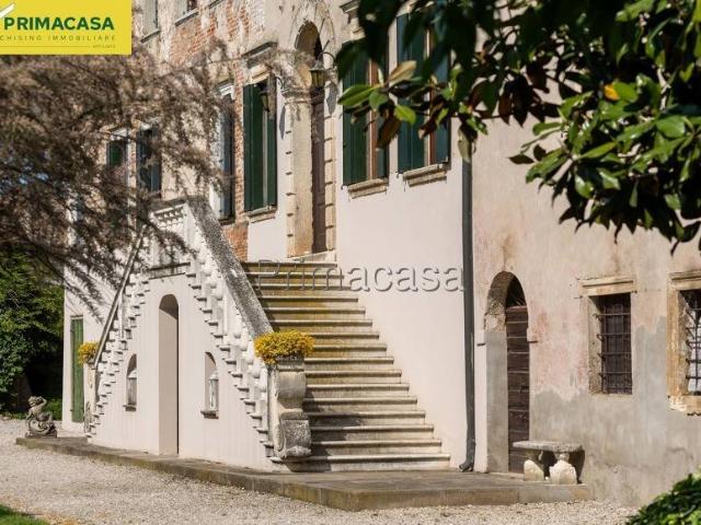 Villa Indipendente in vendita a Pressana, Veneto