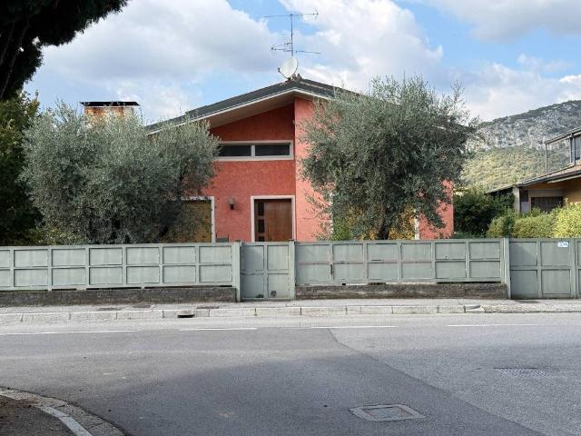 Villa Indipendente in vendita a Prevalle, Lombardia