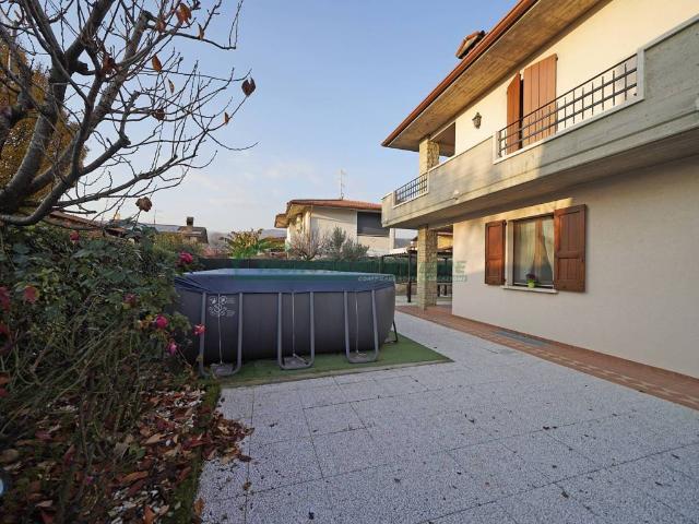 Villa Indipendente in vendita a Prevalle, Lombardia