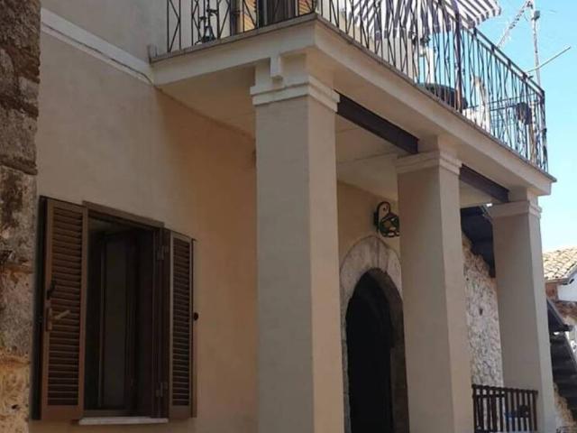 Villa Indipendente in vendita a Priverno, Lazio