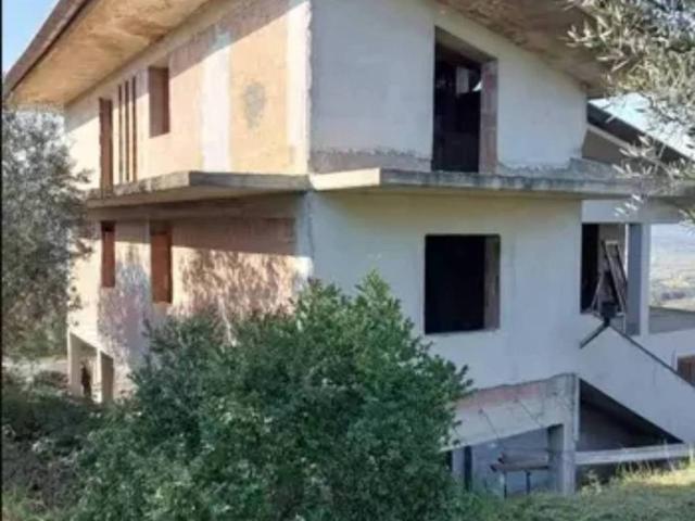 Villa Indipendente in vendita a Priverno, Lazio