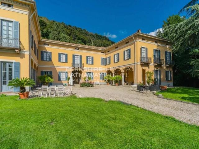 Villa Indipendente in vendita a Proserpio, Lombardia