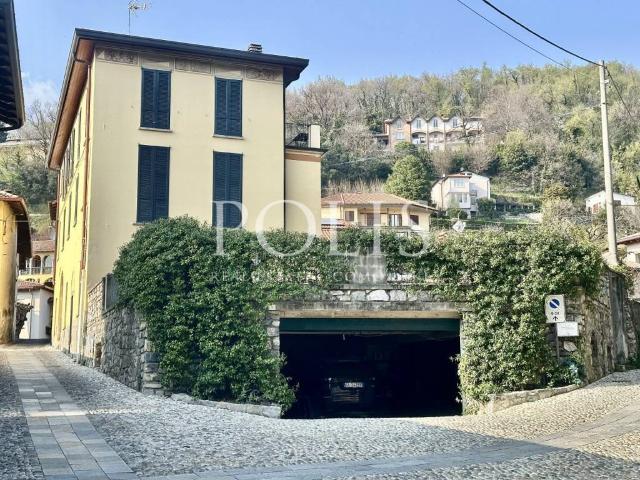 Villa Indipendente in vendita a Proserpio, Como