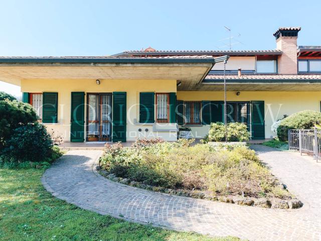 Villa Indipendente in vendita a Provaglio D'iseo, Lombardia