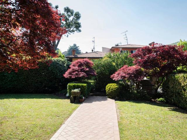 Villa Indipendente in vendita a Provaglio D'iseo, Lombardia