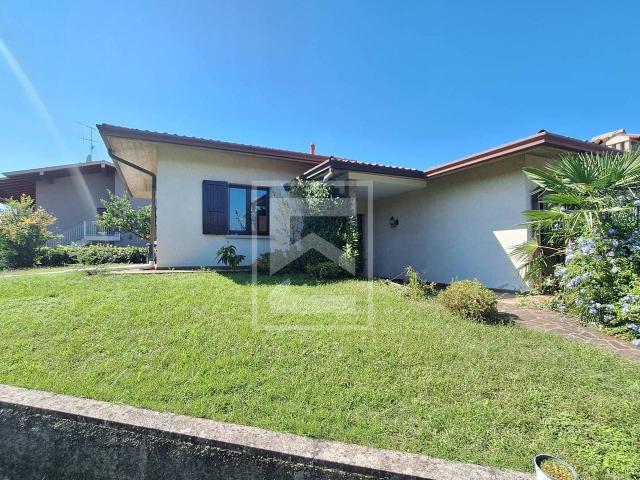 Villa Indipendente in vendita a Puegnago, Lombardia