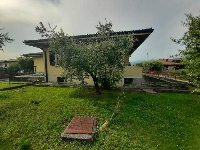 Villa Indipendente in vendita a Puegnago, Lombardia