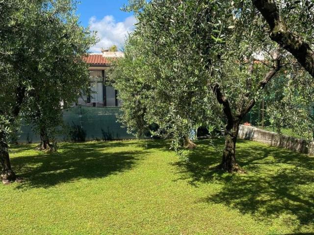 Villa Indipendente in vendita a Puegnago, Lombardia
