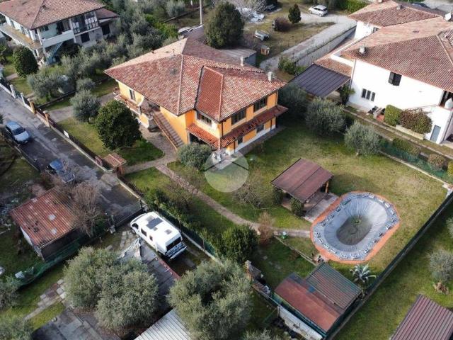 Villa Indipendente in vendita a Puegnago, Lombardia