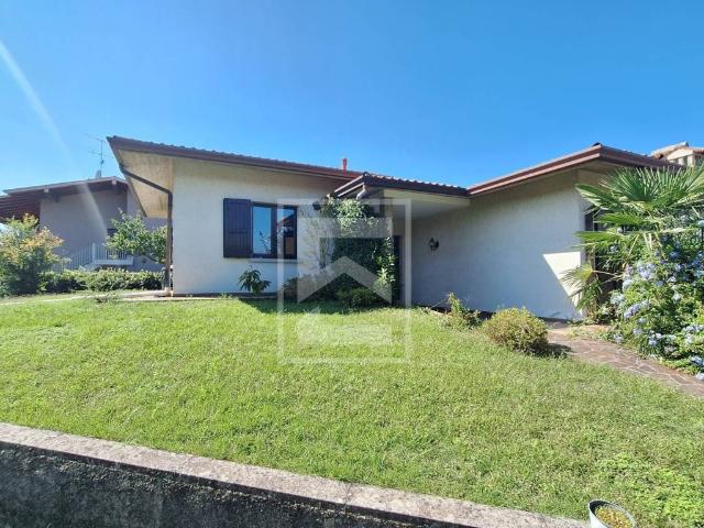 Villa Indipendente in vendita a Puegnago, Lombardia