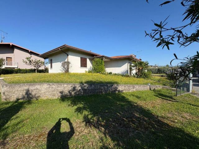 Villa Indipendente in vendita a Puegnago, Lombardia