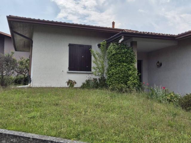 Villa Indipendente in vendita a Puegnago, Lombardia